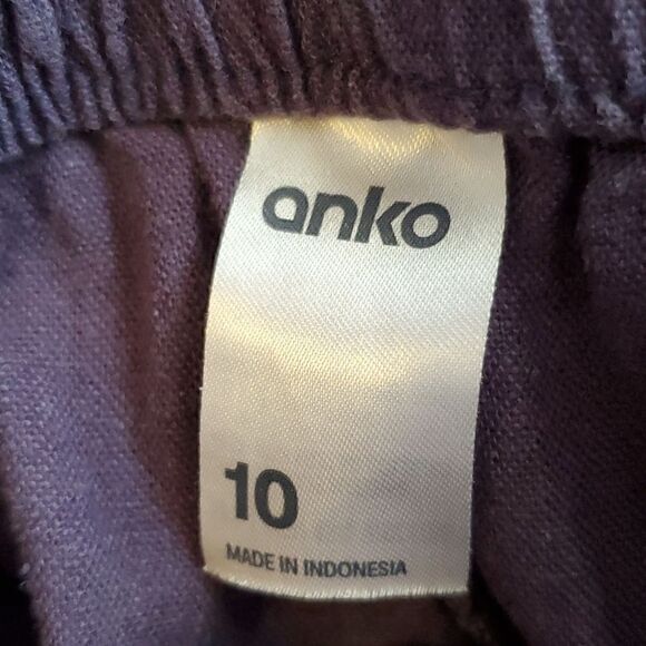 Anko womans linen shorts, size 10, navy blue - Picture 4 of 5